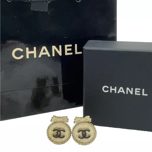 Chanel Champagne Gold Ribbon Coco Earrings - COA Included - Picture 1 of 10